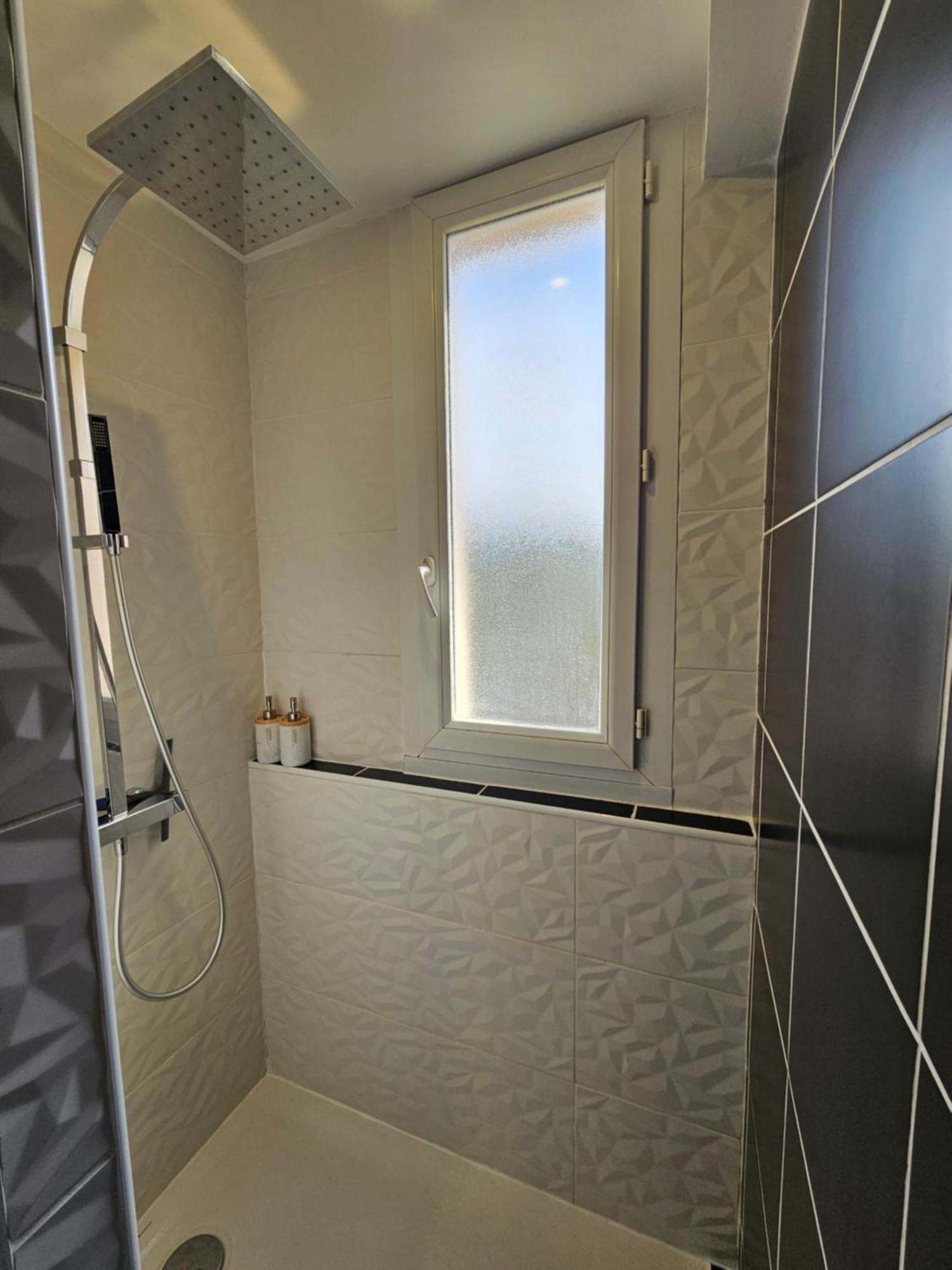 Charmant & Spacieux 3 Chambres - Mm Apartment - Lyon Grand Parilly Venissieux Luaran gambar